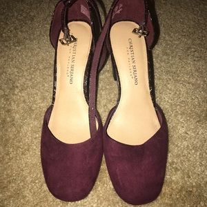 Selling these two pairs of heels as a bundle